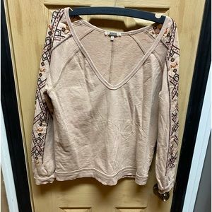 Gimmicks Raw Edge Embroidered Sweatshirt medium v neck